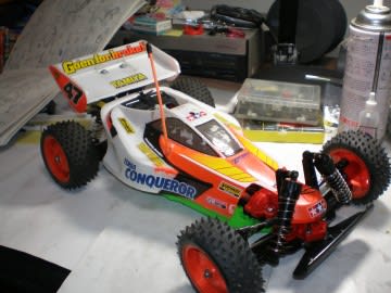 タミヤの4WDバギー（TA01系）コンカラーやっと、完成しま