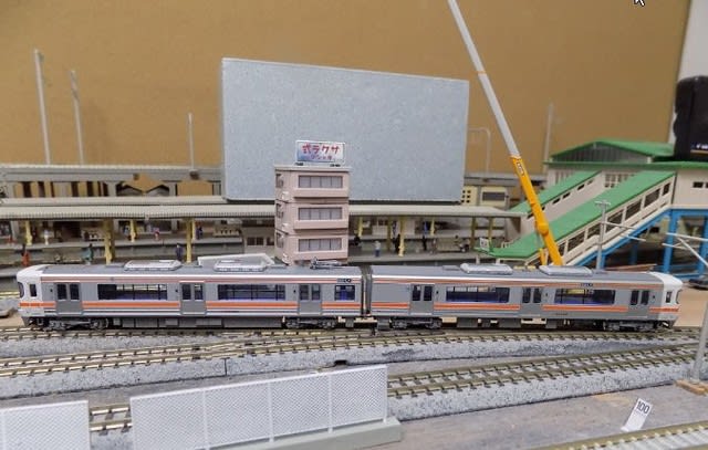 KATOの10-587 313系2500番台3両セットと10-588 313系