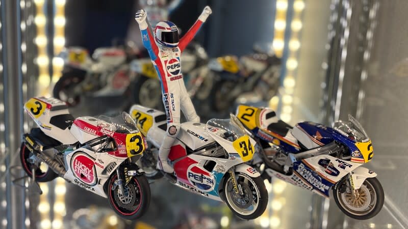 ハセガワ 1/12 ヤマハ YZR500 (1989) W.レイニー 製作記 - 松輪