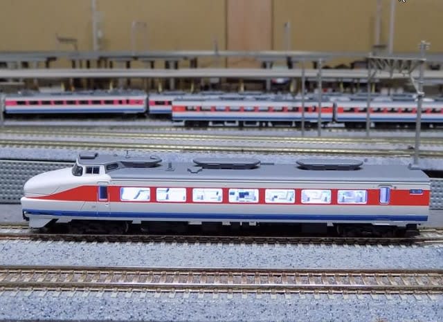 KATOのAssyパーツだけで纏めた489系白山色 9両編成