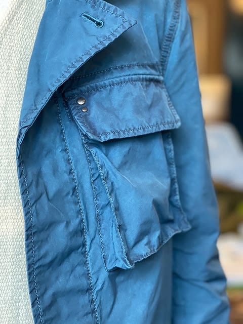 ヨーロッパな目線のミリタリーシャツLennonになります