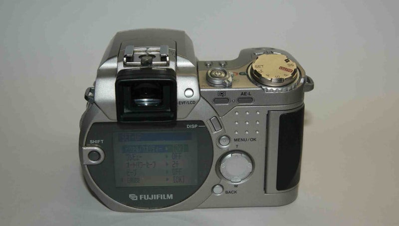 FUJIFILM FinePix 4900Z Zoom ネオ一眼? - 乾電池の画像集 出張所 FUJIFILM FinePix 4900Z Zoom ネオ一眼? - 乾電池の画像集 出張所