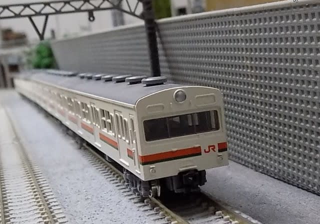 ROUNDHOUSEの10-905 103系JR東海タイプを見る ROUNDHOUSEの10-905 103系JR東海タイプを見る