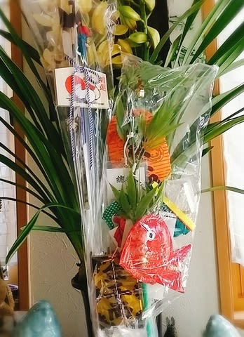 ワックスフラワーとラナンキュラス - 本日も小春日和