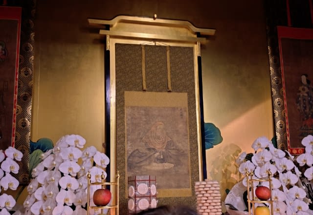 2025年春の巡番報恩講 その1 - お寺のオバサンのひとりごと