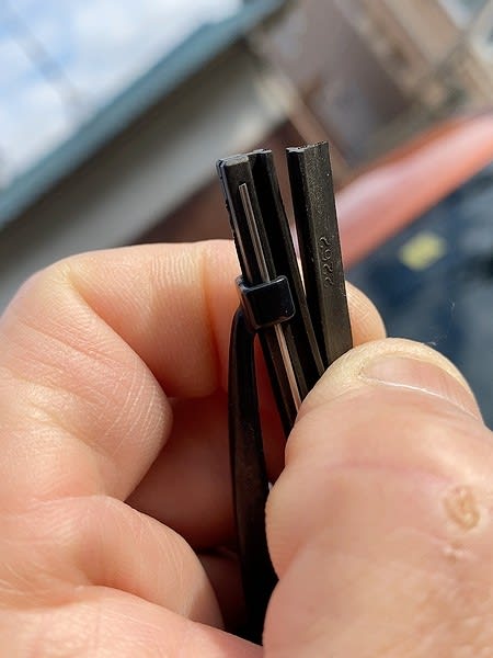 ワイパー交換は イエローハット におまかせヨ 万華鏡 ワイパー交換は イエローハット におまかせヨ 万華鏡