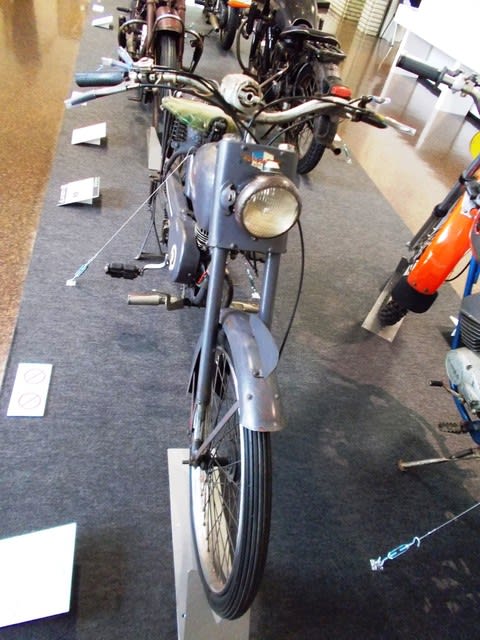 ノーリツモーターバイクKB 60cc - 観光列車から! 日々利用 ノーリツモーターバイクKB 60cc - 観光列車から! 日々利用