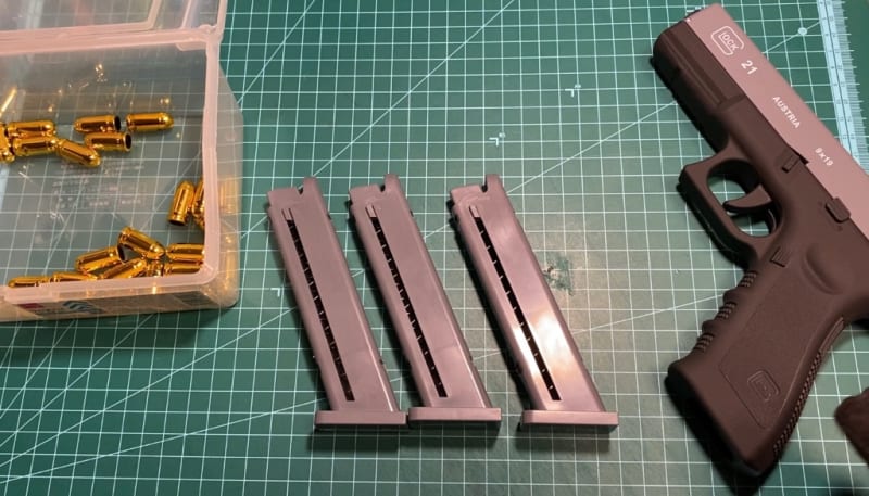 火薬のいらないモデルガン～ UDLtoy グロック21タイプ