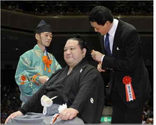 84‼️値下げ‼️初代大関貴乃花の引退断髪式写真
