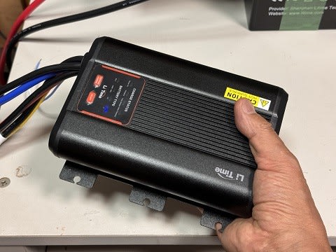 LiTimeの 40A 走行充電器 はちょっといいぞ ! - ジルとうなぎの