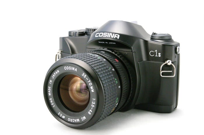 機械式フィルムカメラ Nikon FM10 彼女の娘へのプレゼントで