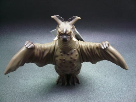 チャンドラー - 怪しい隣人 ~ウルトラ怪獣ソフビ~ チャンドラー - 怪しい隣人 ~ウルトラ怪獣ソフビ~