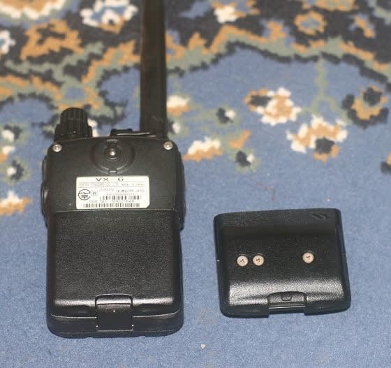 ハンディ無線機VX6のバッテリー(乾電池) - ☆航空無線と ハンディ無線機VX6のバッテリー(乾電池) - ☆航空無線と