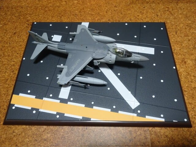 【完売】  ホビーマスター『1/72 :現用空母甲板ベース』を入手 軍用機