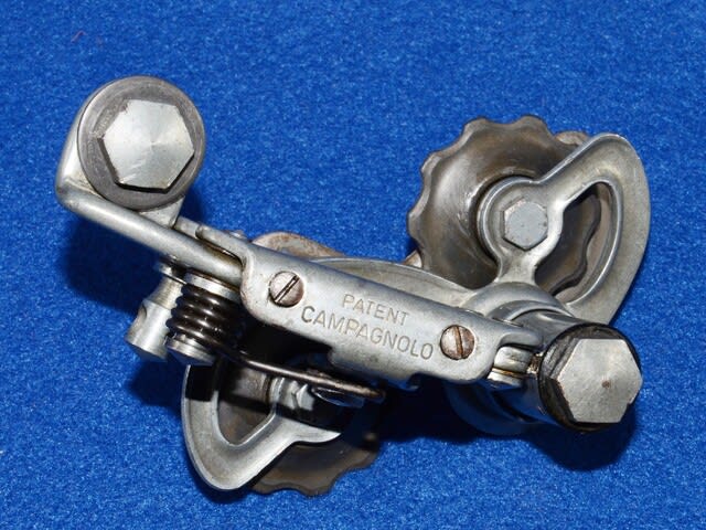 M210812 CAMPAGNOLO Valentino Extra Rディレーラー - 卓袱台の脚 M210812 CAMPAGNOLO Valentino Extra Rディレーラー - 卓袱台の脚