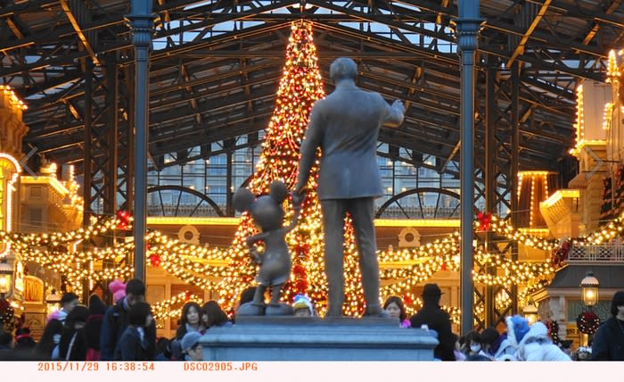 最高級のスーパー パートナーズ像とクリスマスツリー 東京ディズニーランド 都内 - コレクション