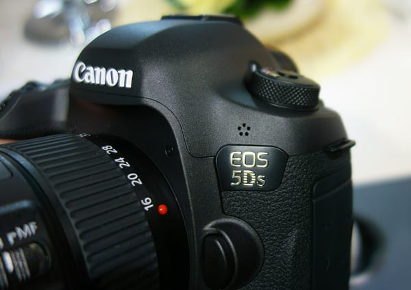 キヤノン「EOS 5Ds / 5Ds R」を触ってみた - つれづれ写真ノート キヤノン「EOS 5Ds / 5Ds R」を触ってみた - つれづれ写真ノート