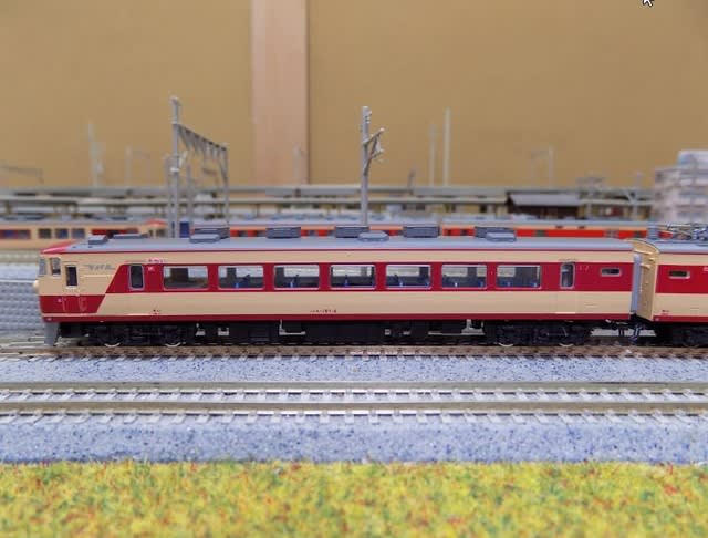 KATOの10-393 /394 157系”あまぎ”7両基本/増結セットと