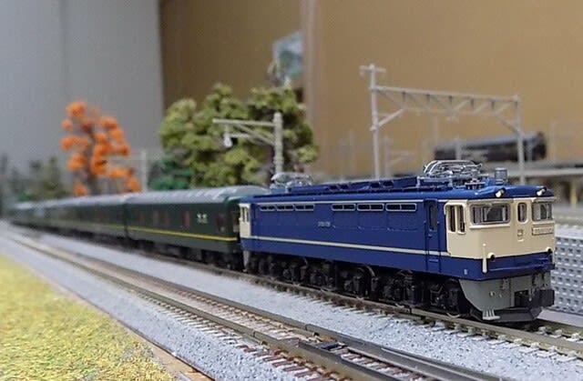 KATOのスロネ25-500を2両追加して組成した「特別な