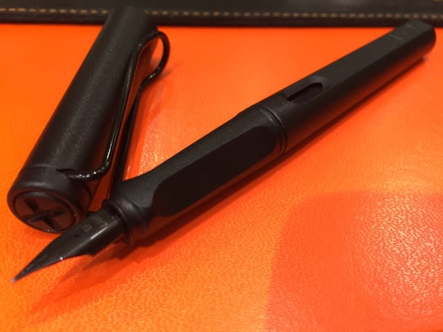 高価値セリー LAMY Safari All-Black / ラミー サファリ オールブラック ペン