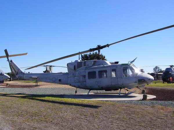 鹵獲されたイラク軍の「ヒューイ」〜フライング・レザーネック 鹵獲されたイラク軍の「ヒューイ」〜フライング・レザーネック