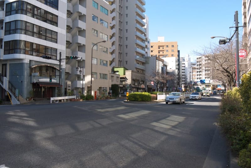 2月の広尾：渋谷橋交差点から明治通り・広尾五丁目交差点へ