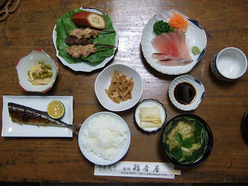 四国遍路宿の夕食 2 あるきメデス 四国遍路宿の夕食 2 あるきメデス