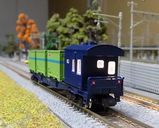 TOMIXの2758 コキフ10000へ室内灯を取り付ける