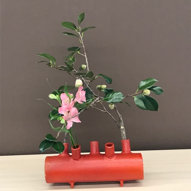 草月流 いけばな花器 4本足つき