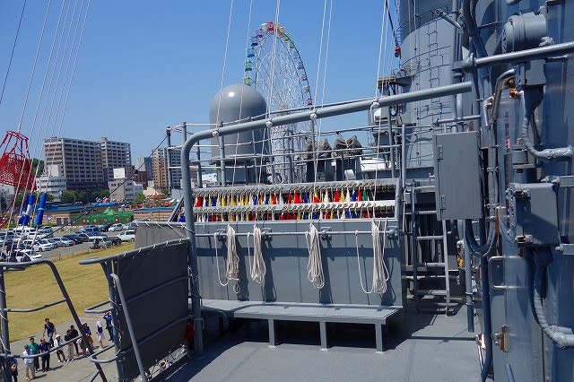 海上自衛隊の艦橋構造物の旗甲板 信号旗箱 - 船と飛行機と電車