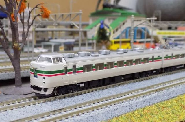 中央線を彩った特急車両 その5 KATOの10-159他 183系