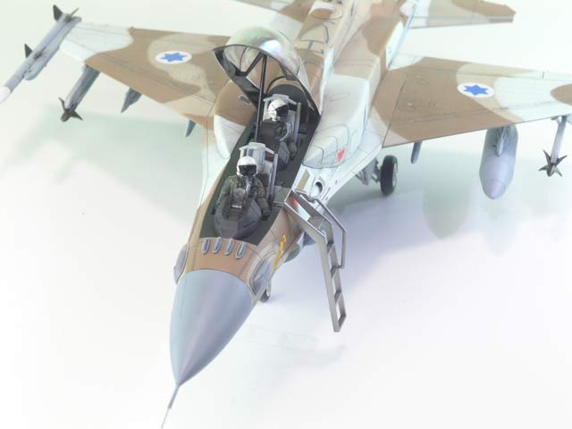 ハセガワ 1/48 《F-16I ファイティングファルコン イスラエル