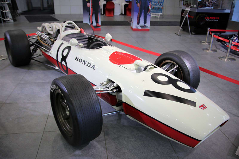 Fenix Racingが葉巻型フォーミュラーカーの写真を公開|ラジコン