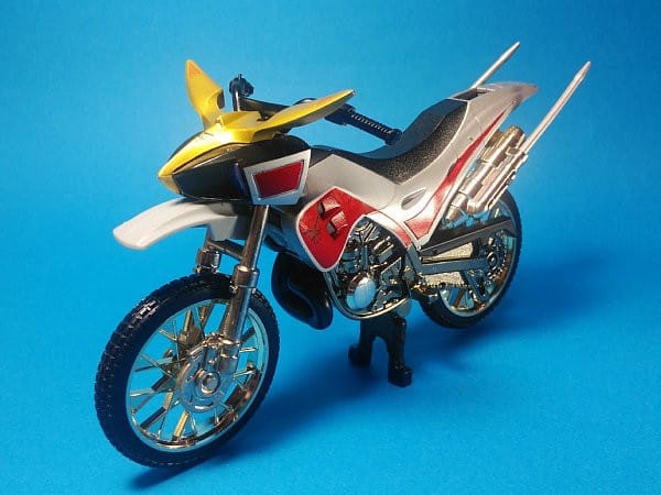Amazon.co.jp: ライダークウガ 装着変身5 ライジングセット DXビートゴウラム セット : おもちゃ