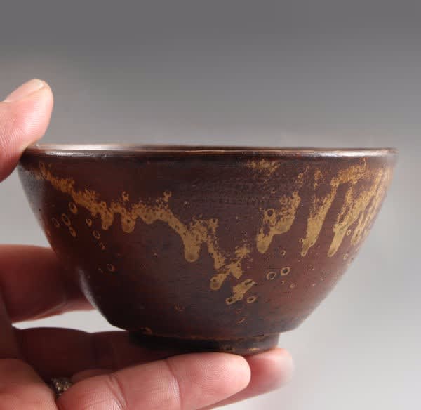 志戸呂焼 鉄黄釉茶碗 江戸前期 遠州七窯 - ルクラシック 志戸呂焼 鉄黄釉茶碗 江戸前期 遠州七窯 - ルクラシック