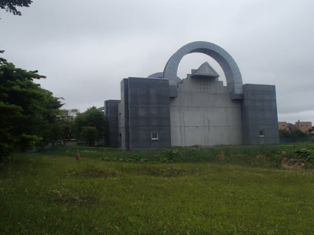 記憶の建築(毛綱毅曠 : 著 ; 横尾忠則 : カバー作品 + デザイン