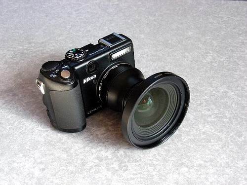Coolpix P5100 遺産を受け継ぐラストモデル - 平和な毎日