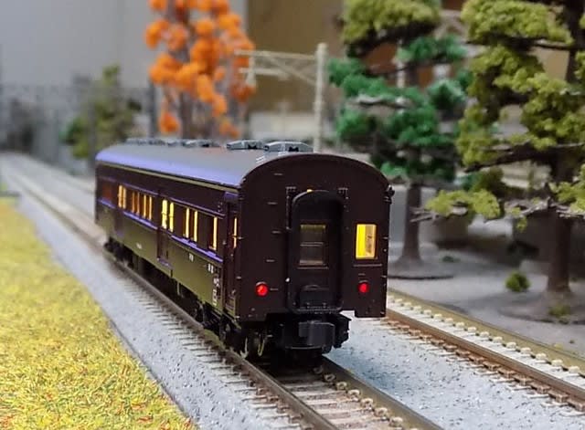 MICROACEのA5710 61系客車に室内灯取り付けとテールライトの MICROACEのA5710 61系客車に室内灯取り付けとテールライトの
