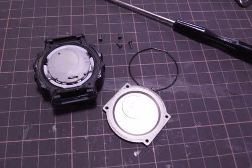 CASIO G-SHOCK G-9100の電池を交換してみました - ペーパー・写・楽 CASIO G-SHOCK G-9100の電池を交換してみました - ペーパー・写・楽