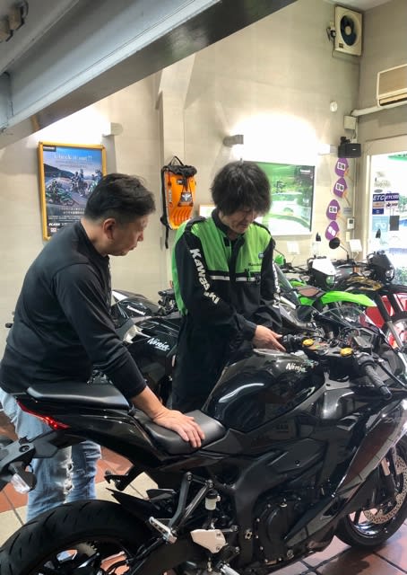 2020/10/26◇ZX-25Rスタンダード！納車ですっ - バイク屋まさやんの「できるだけ日記」
