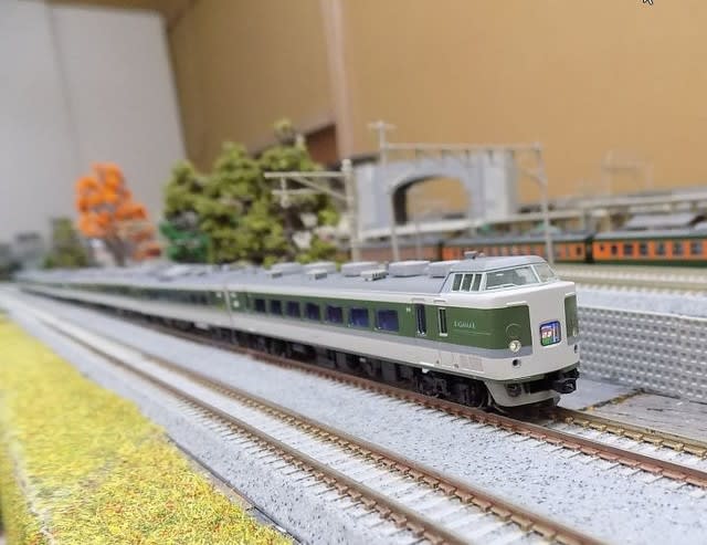 KATOの10-1501 189系小窓基本セットとAssyパーツで揃えた
