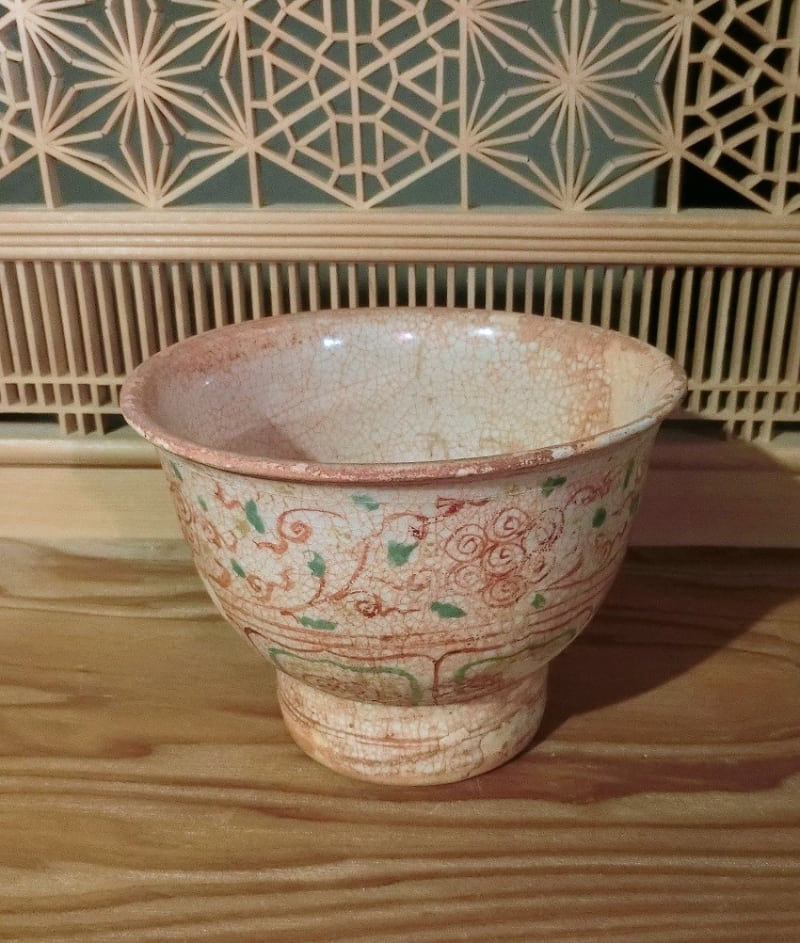 蓮花文紅安南茶碗 - 夜噺骨董談義