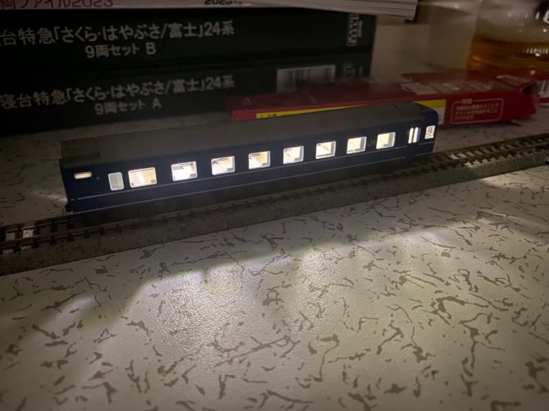 KATO車両にポポンデッタ室内灯を付ける - 快速ななしの