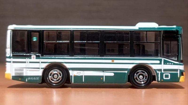 トミカ 伊丹市営バス 三菱ふそう エアロスター - QUONのT＆B Circle