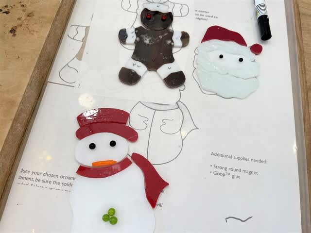 ステンドグラス☆のクリスマスのリース　犬のサンタクロース ステンドグラス☆のクリスマスのリース 犬のサンタクロース