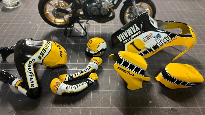 タミヤ 1/12 K.ロバーツ＆YZR500(1980) 製作記 - 松輪で10キロ