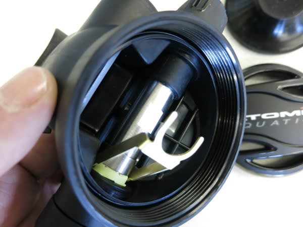 アトミック(ATOMIC)製レギュレーターは水洗いの仕方に注意 アトミック(ATOMIC)製レギュレーターは水洗いの仕方に注意