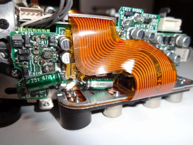 古い8mmビデオテープのデジタル化に挑戦。~結局修理から始める 古い8mmビデオテープのデジタル化に挑戦。~結局修理から始める