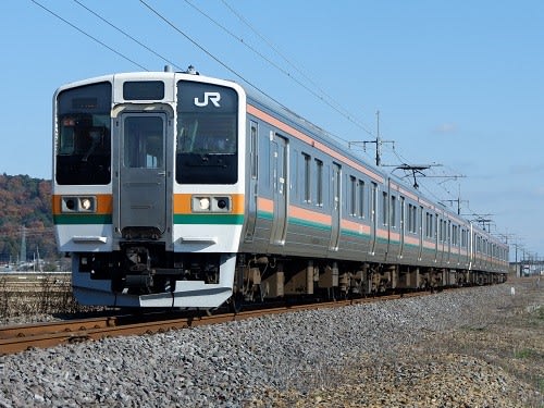 高崎地区普通列車で運用される湘南色の211系3000番台 - 町田営業所業務日報