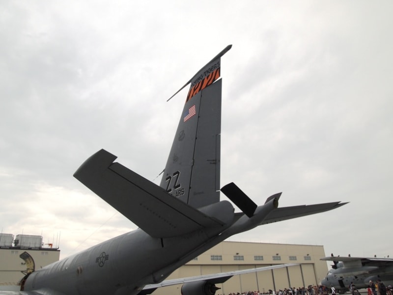 KC135R 空中給油・輸送機 アメリカ空軍 （再編集） - 観光列車
